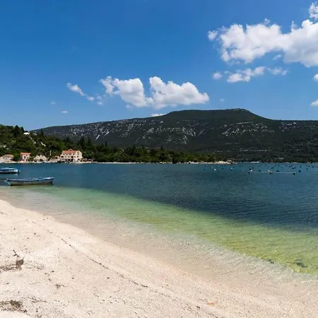 Lägenhet Bougainvillea--apartment By The Sea *