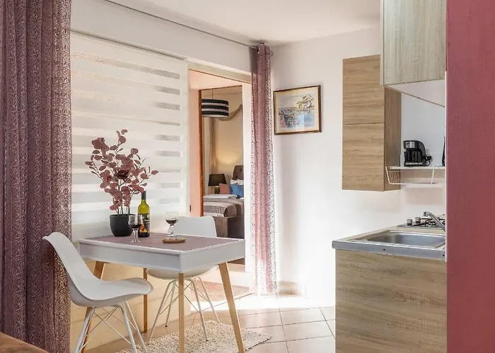 Bougainvillea--apartment By The Sea Appartamento *