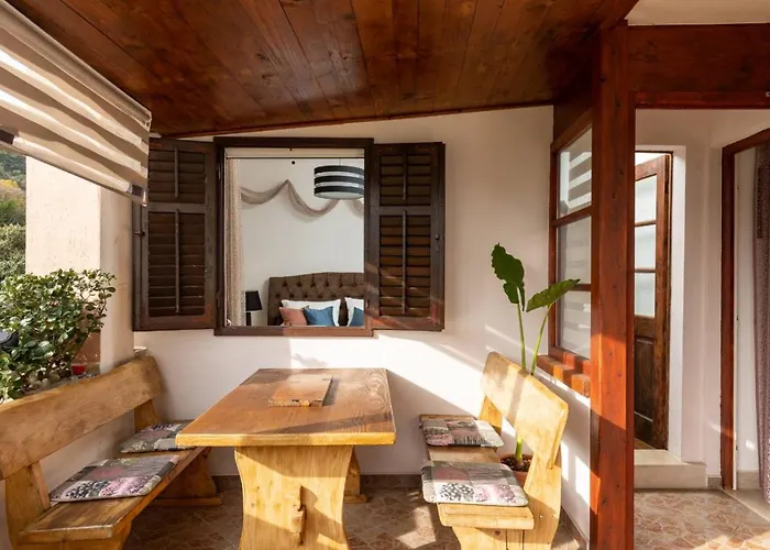 Bougainvillea--apartment By The Sea * Ston