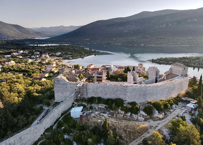 Appartamento Bougainvillea--apartment By The Sea
