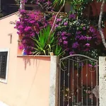 Bougainvillea--apartment By The Sea *