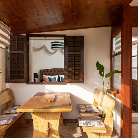 Bougainvillea--apartment By The Sea * Ston