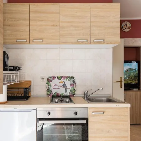 Bougainvillea--apartment By The Sea