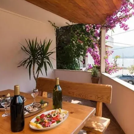 Bougainvillea--apartment By The Sea Διαμέρισμα