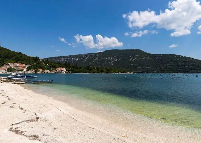 Apartament Bougainvillea--apartment By The Sea *