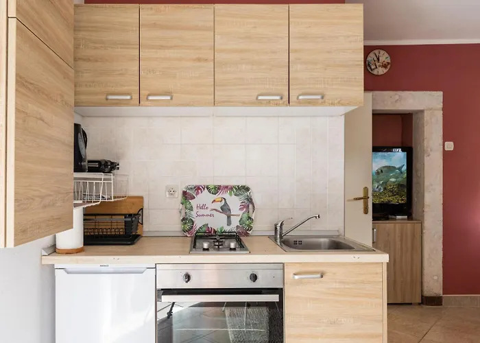 Bougainvillea--apartment By The Sea